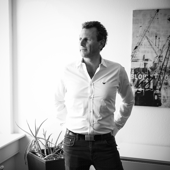 Andreas_office2_s.jpg
