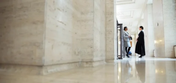 Anwalt-fuer-Betriebsrat-576×272-1.webp