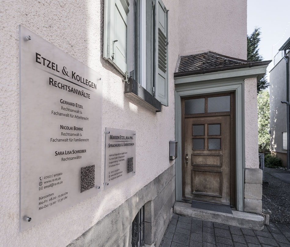 Etzel-und-Kollegen-Rechtsanwaelte-Nuertingen-Kontakt-Eingang-Kanzlei.jpg