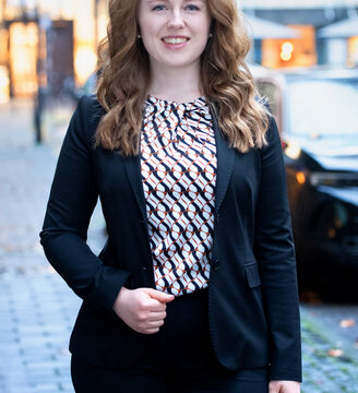 Rechtsanwaeltin-Julia-Zinke-Totale-Kanzlei-Pauly-Rechtsanwaelte-Koeln.jpg