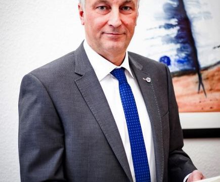 anwalt-karl-heinz-hornung-max-d6ff7648a97eb95a12592bbf526314f0.jpg