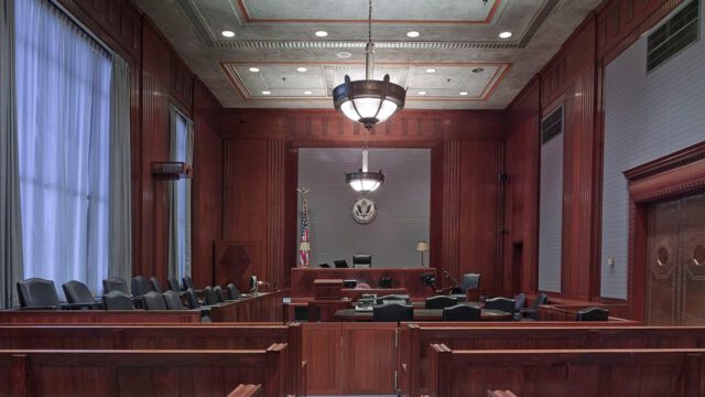 courtroom-898931_1280-278.jpg
