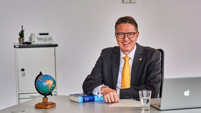 csm_Dr.Teigelack-Lenhard-ADAC-Vertragsanwalt_871485d9d2.jpg