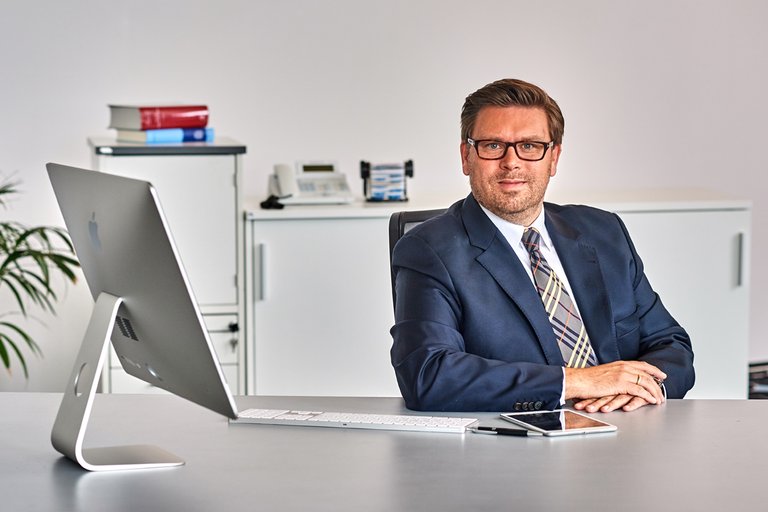 csm_Engel-Carsten-ADAC-Vertragsanwalt_213cbb9314.jpg