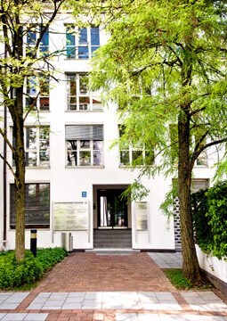 kanzlei-klein-und-partner-eingang.jpg