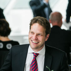 rechtsanwalt-henrik-von-bC3BClow.jpg
