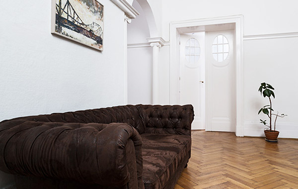 wartebereich_sofa.jpg