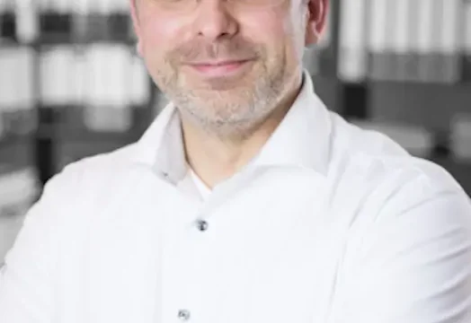 Rechtsanwalt-Cornelius-Matutis-b-und-sw-1.webp