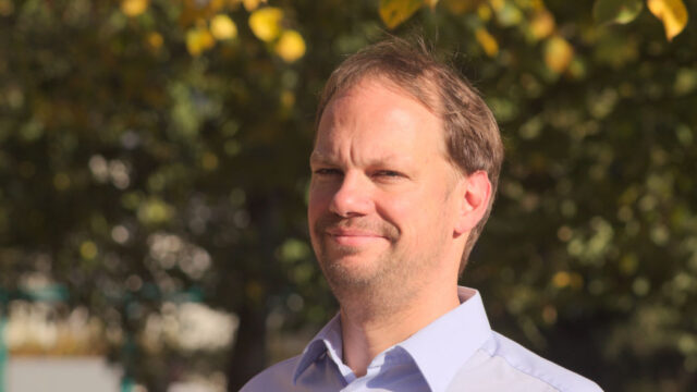 rechtsanwalt-bjoern-gottschalkson-portrait-1046×698-1.jpg