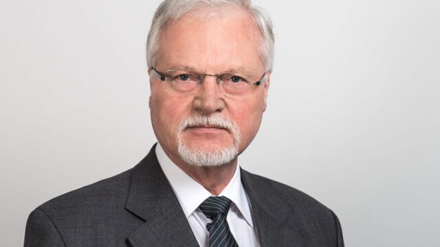 siegfried-de-witt-portrait_1200px-1024×731-1.jpg