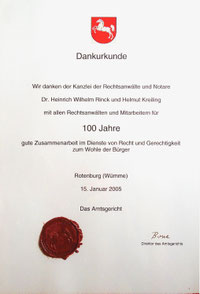 gericht-dankt-den-rechtsanwC3A4lten-und-notaren-der-kanzlei-fC3BCr-100-jahre-gute-zusammenarbeit.jpg