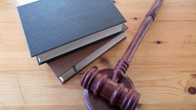 hammer-620011_1280-219.jpg