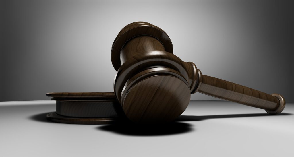 judge-3665164_1280-149.jpg