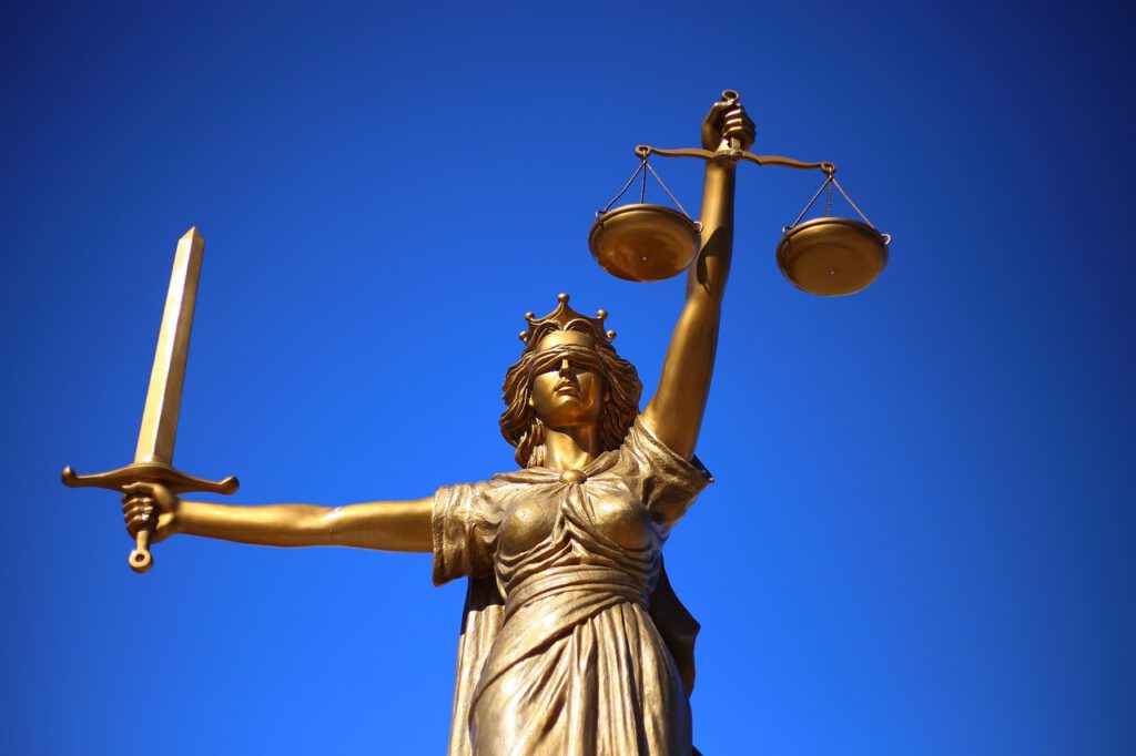 justice-2060093_1280-501.jpg