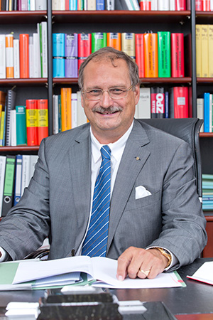rechtsanwalt-wolfgang-schlachter1.jpg