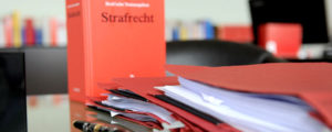 strafrecht-anwalt-rechtswanwalt-strafrechtskanzlei-300×120-1.jpg