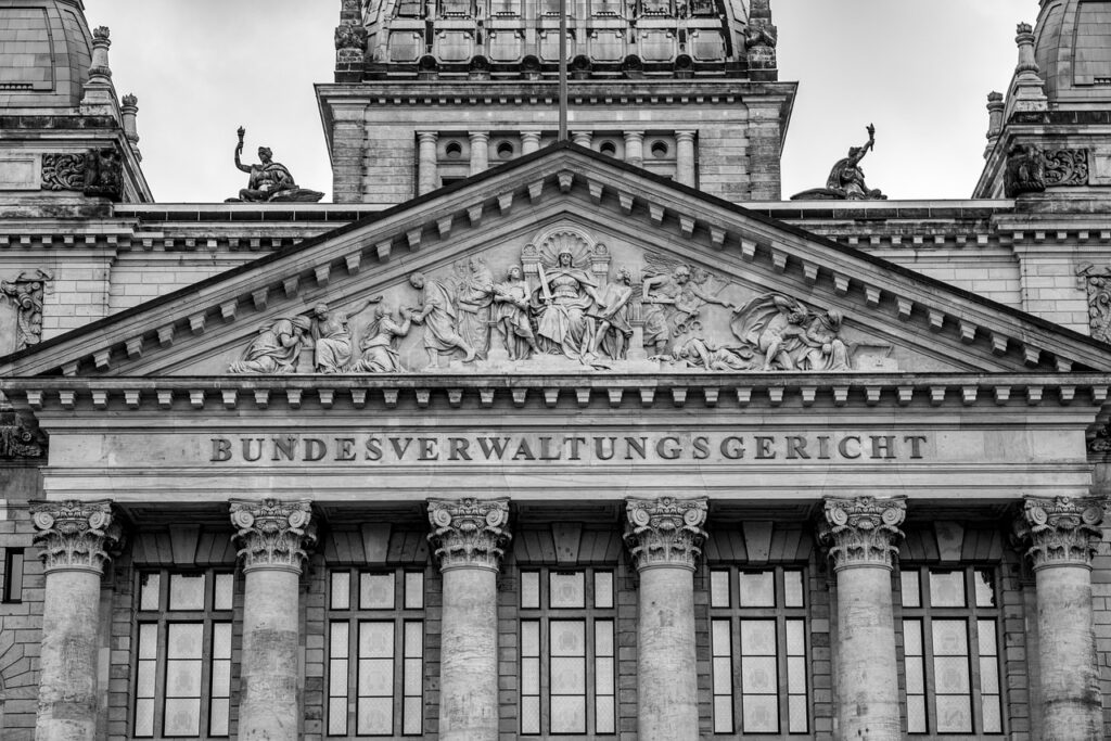 supreme-administrative-court-3687414_1280-67.jpg